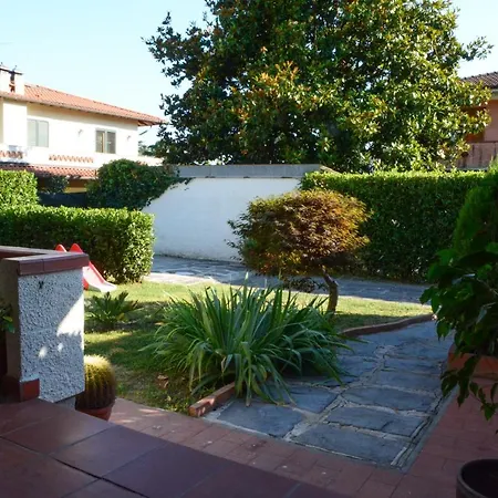 Apartment Casa Marco Pietrasanta